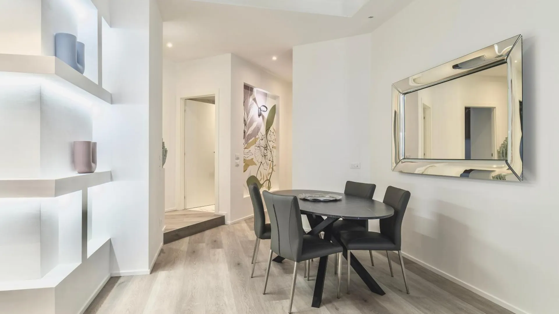 Kontakte von San Babila Luxury Apartment